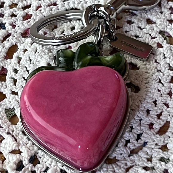 π COACH COACHTOPIA STRAWBERRY BAG CHARM π NWOT π - Picture 14 of 16